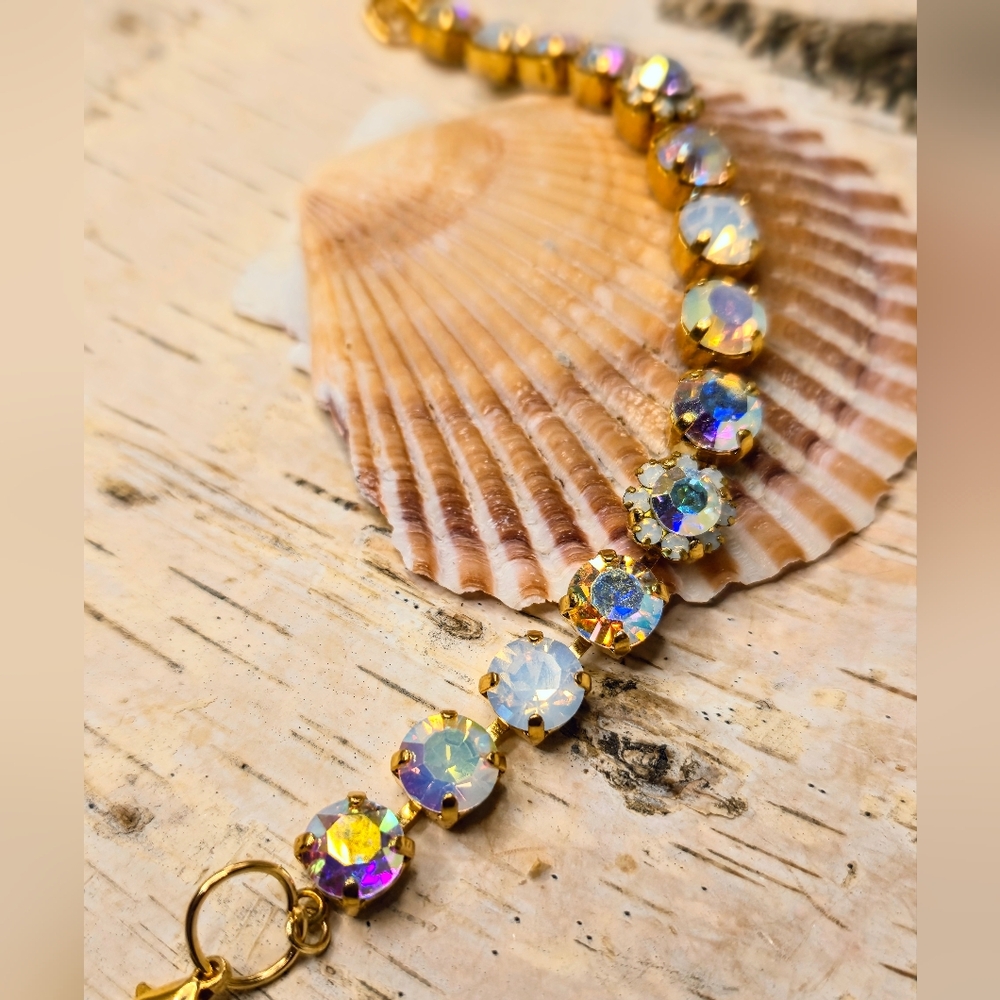 Sparkling White Crystal & Opal AB Flowers Bracelet In Classic 18K Gold Plated